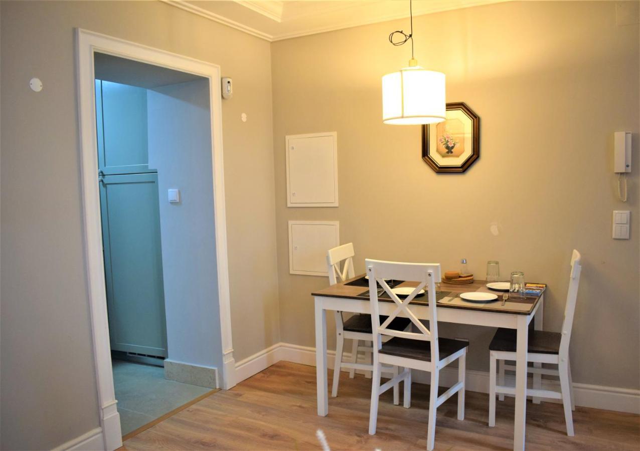 Colmeia Apartment